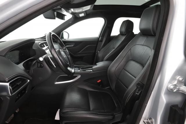 Jaguar F-Pace image 9