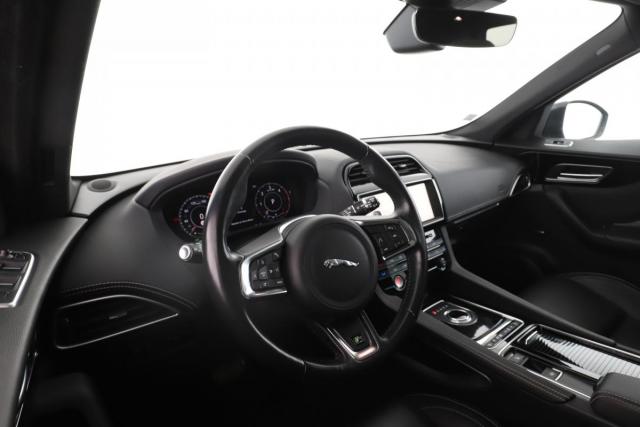 Jaguar F-Pace image 4