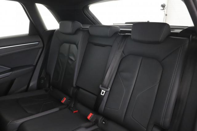 Audi Q3 image 9