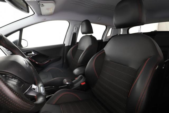 Peugeot 2008 image 1
