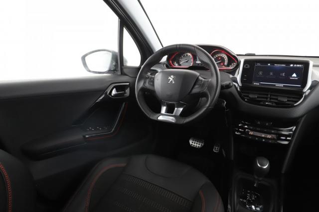 Peugeot 2008 image 8