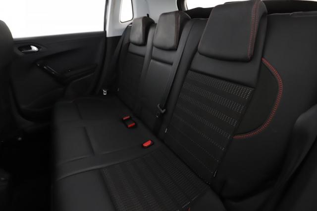 Peugeot 2008 image 3