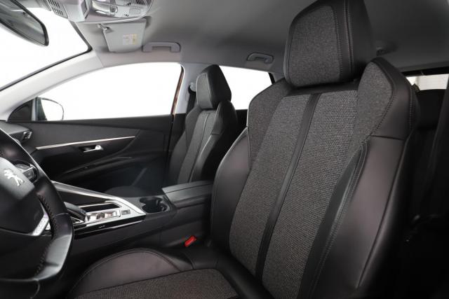 Peugeot 3008 image 3