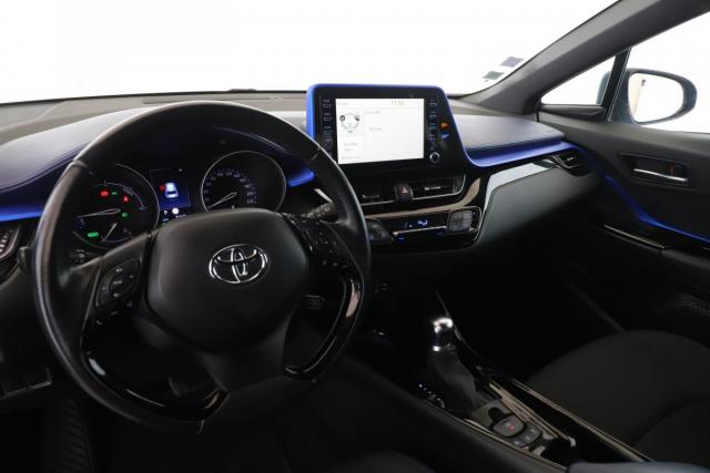 Toyota C-Hr image 6