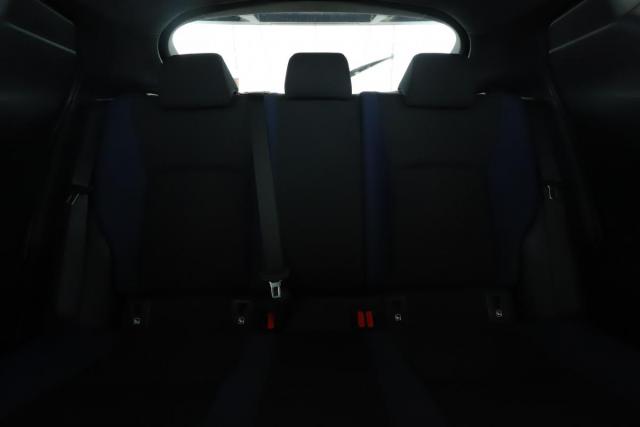 Toyota C-Hr image 4