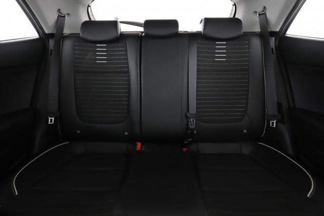 Kia Rio image 7