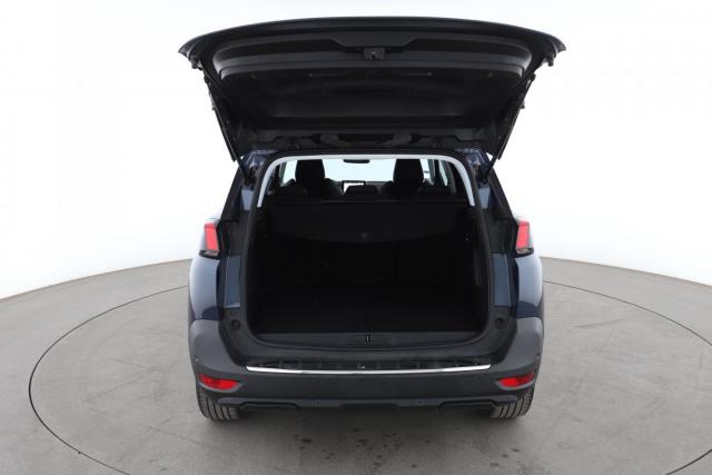 Peugeot 5008 image 2