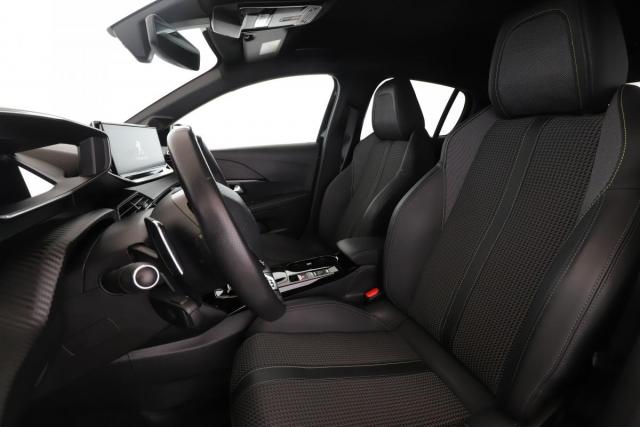 Peugeot 208 image 5