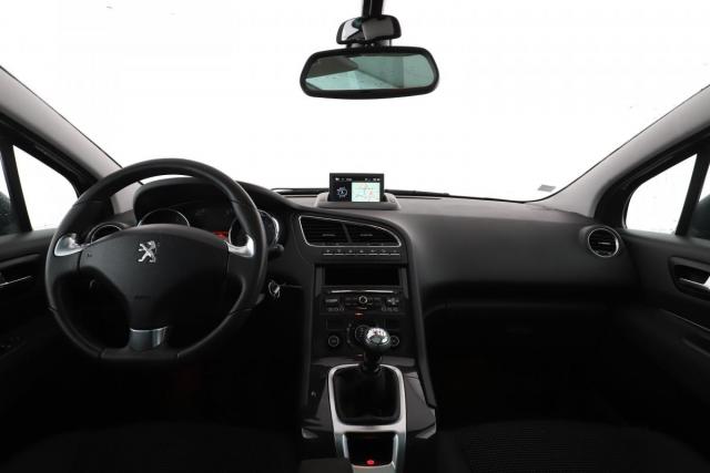 Peugeot 5008 image 9