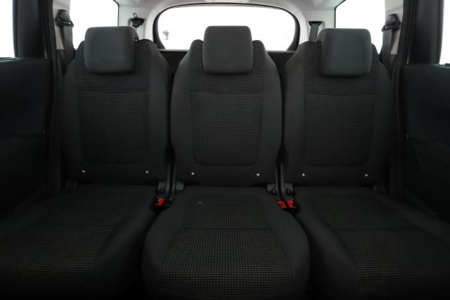 Peugeot 5008 image 1