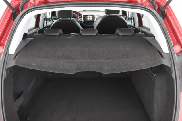 Peugeot 2008 image 6
