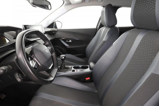 Peugeot 2008 image 7