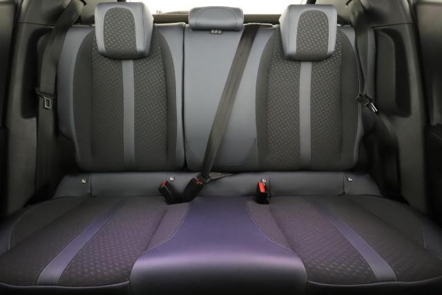 Peugeot 2008 image 2