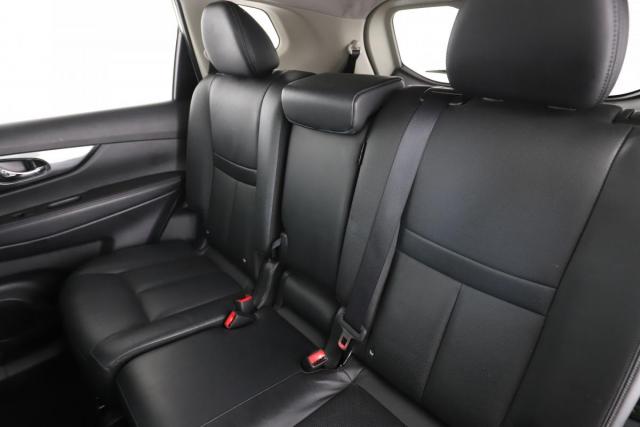 Nissan X-Trail image 2