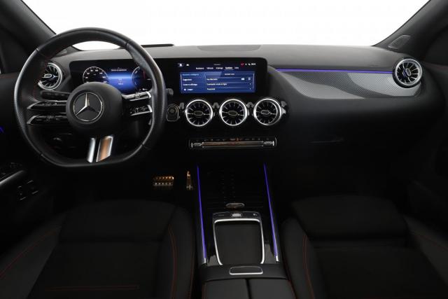 Mercedes Benz Gla image 8