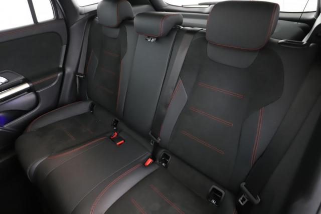 Mercedes Benz Gla image 1