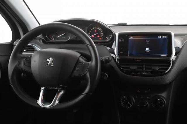 Peugeot 208 image 1