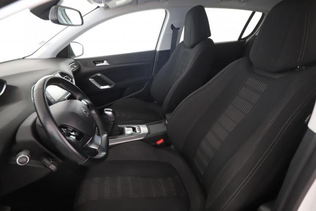 Peugeot 308 image 9
