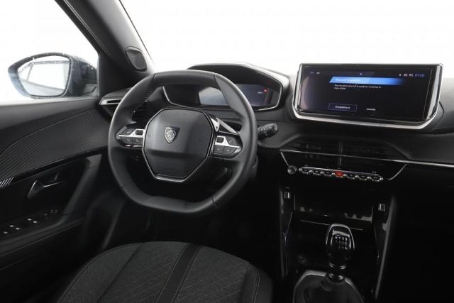 Peugeot 2008 image 7