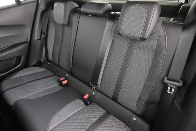 Peugeot 2008 image 1