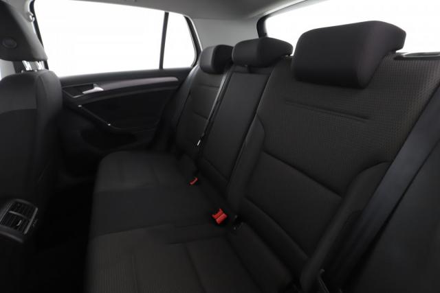 Volkswagen Golf image 6