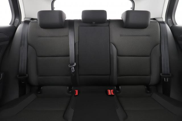 Volkswagen Golf image 9