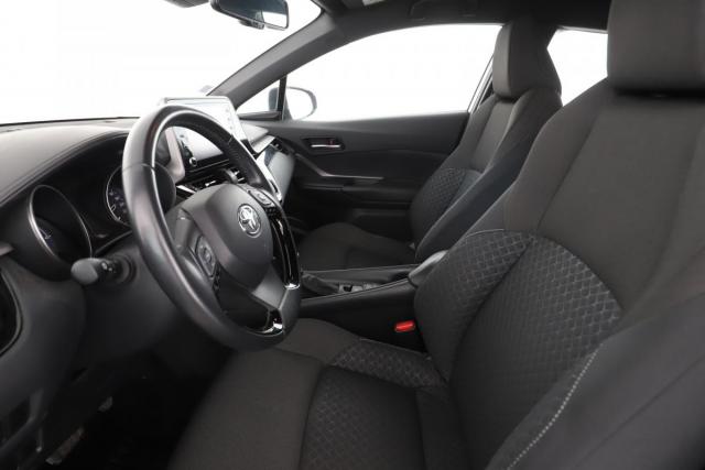 Toyota C-Hr image 1