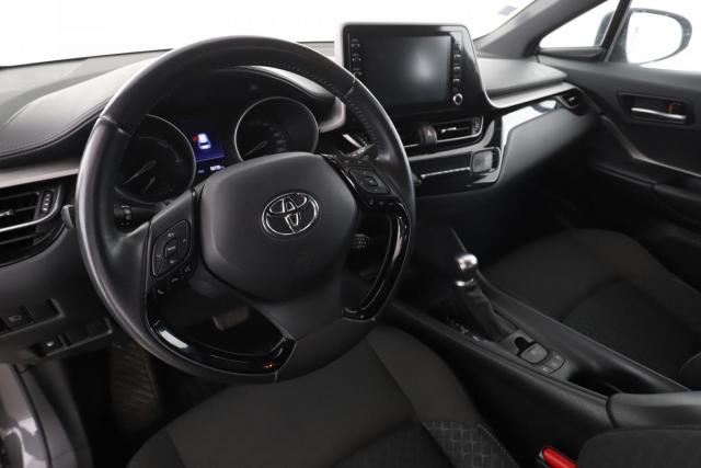Toyota C-Hr image 2