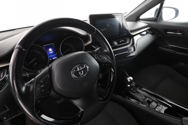 Toyota C-Hr image 6