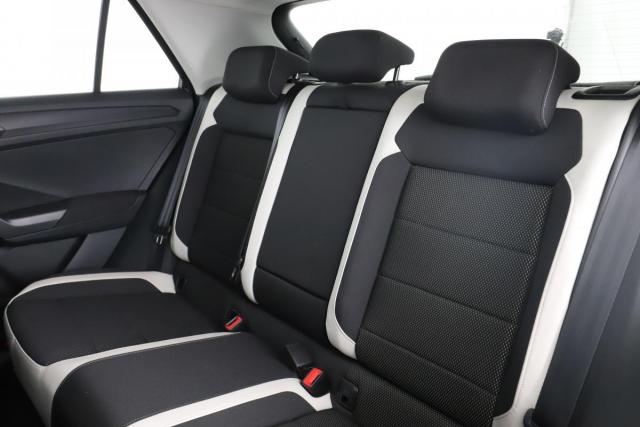 Volkswagen T-Roc image 8