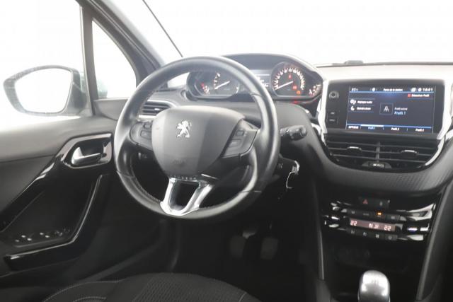 Peugeot 208 image 7