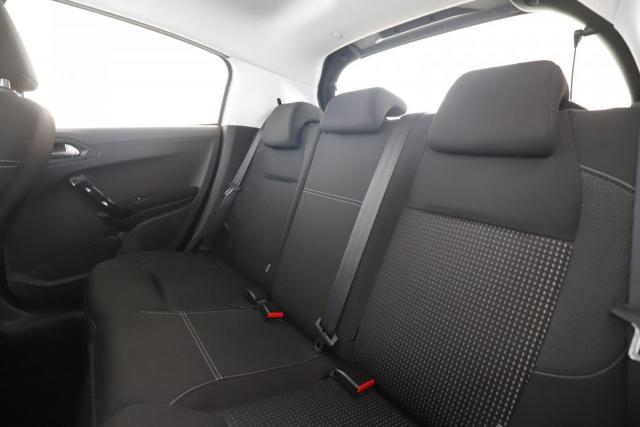 Peugeot 208 image 4