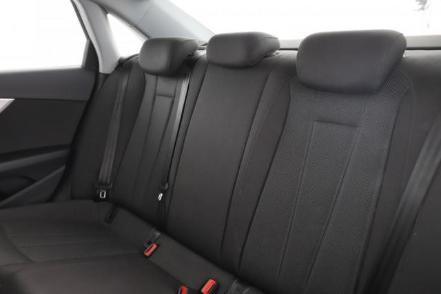 Audi A4 image 4