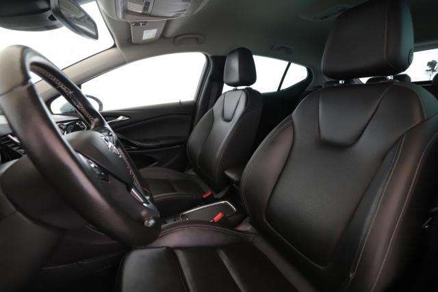 Opel Astra image 1