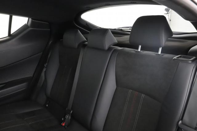 Toyota C-Hr image 3