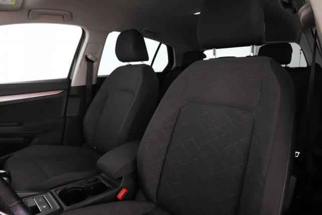 Volkswagen Golf image 9