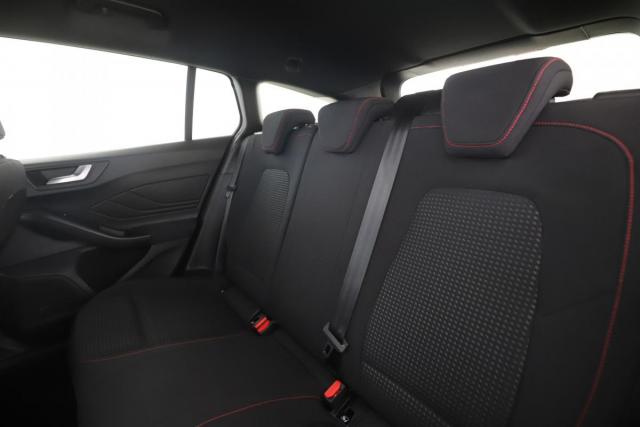 Ford Focus image 9