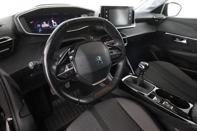 Peugeot 208 image 9