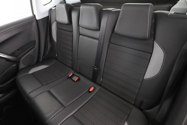 Peugeot 2008 image 2