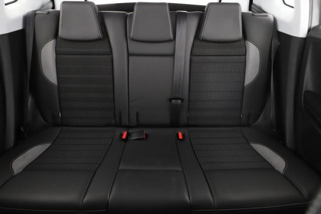 Peugeot 2008 image 6
