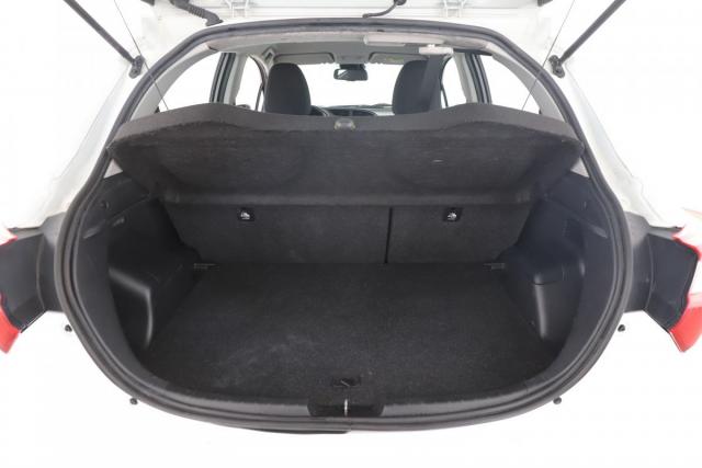 Toyota Yaris image 6