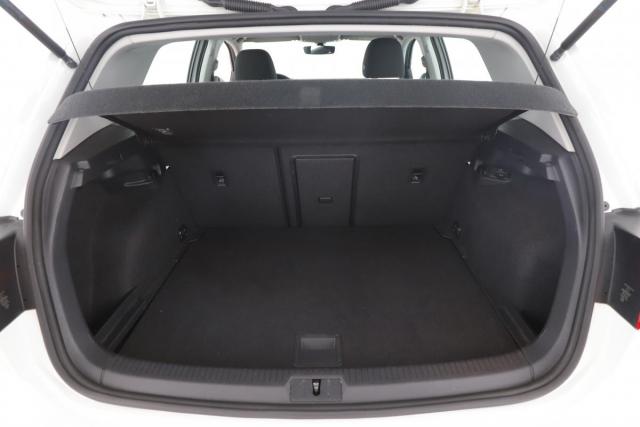 Volkswagen Golf image 7
