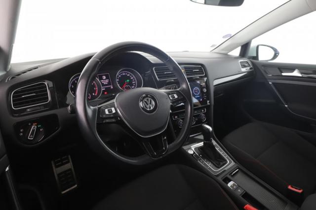 Volkswagen Golf image 9