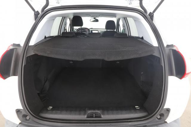 Peugeot 2008 image 8