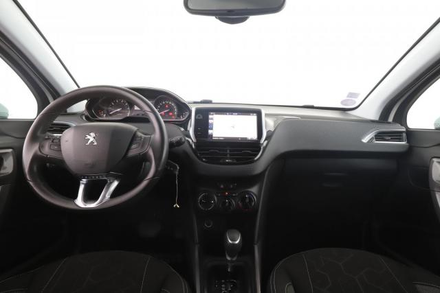 Peugeot 2008 image 2