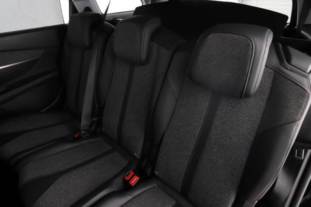 Peugeot 5008 image 8