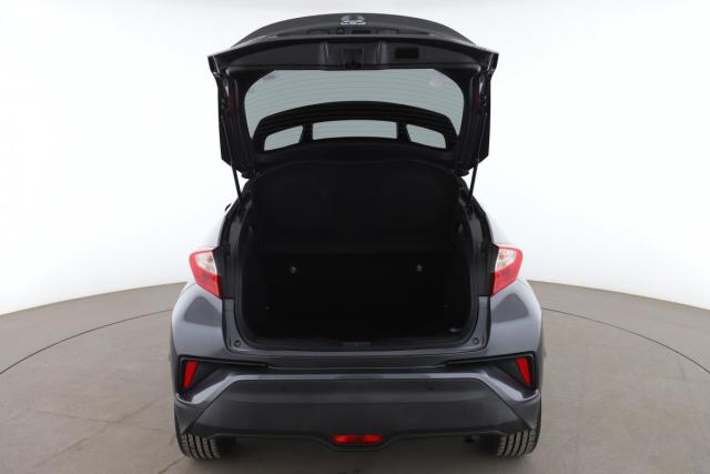 Toyota C-Hr image 6