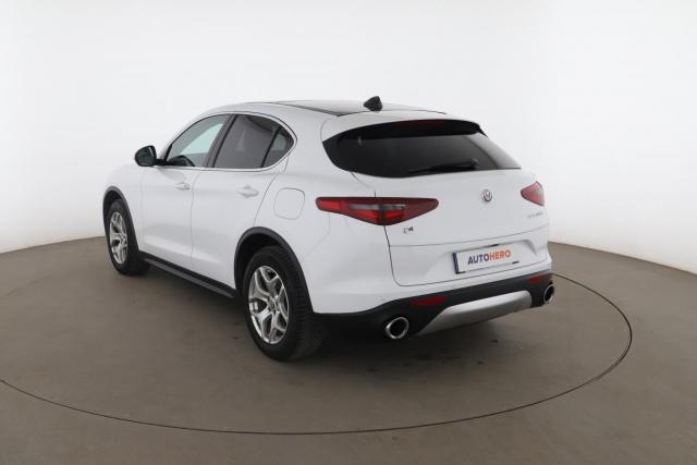 Alfa Romeo Stelvio image 7