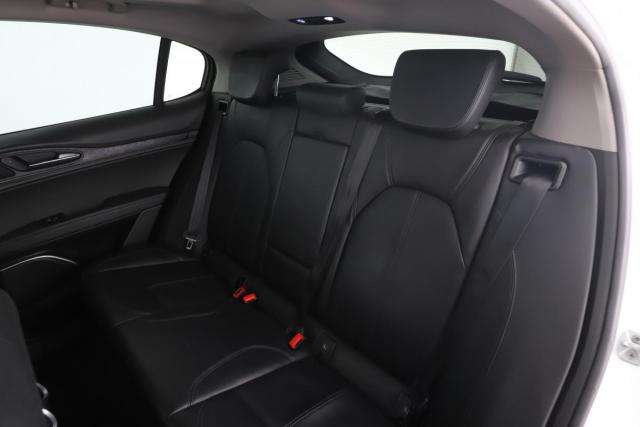 Alfa Romeo Stelvio image 5