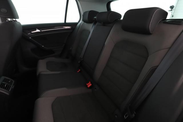 Volkswagen Golf image 8